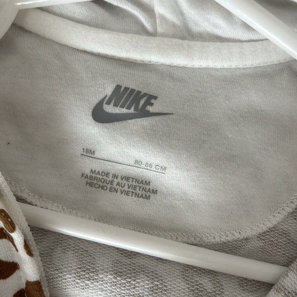 Nike Leopard Print Outfit - Picture 3 of 3